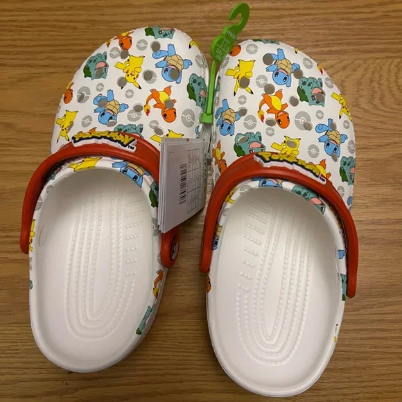 New with tags CROCS X POKÉMON clogs - Picture 5 of 7